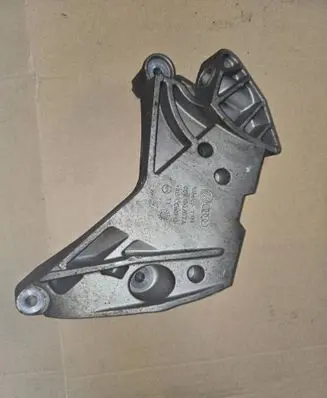 Volkswagen Tiguan Engine mounting bracket 06K199207A