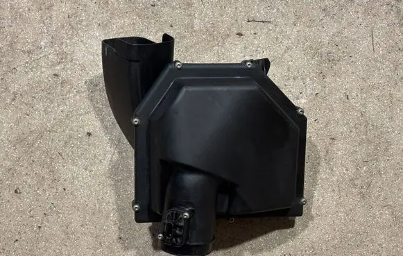 BMW M4 F82 F83 Air filter box 7846268