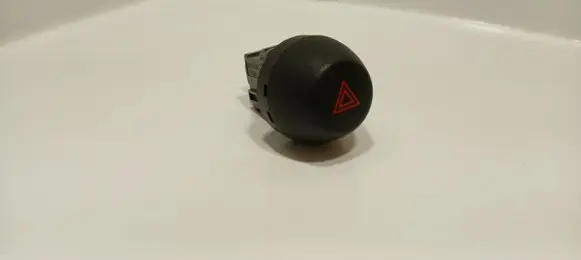 Toyota RAV 4 (XA30) Hazard light switch 15B060