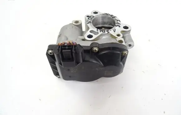 Nissan Juke I F15 EGR valve 147100361R