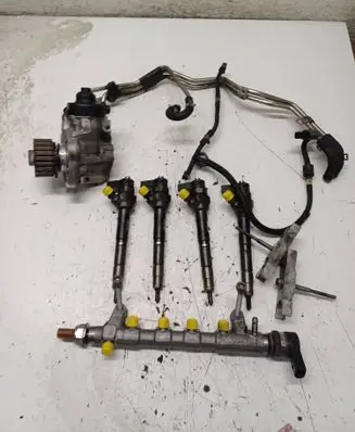 Audi A4 S4 B8 8K Fuel injection system set 045010514 03L130755D 03L130277J