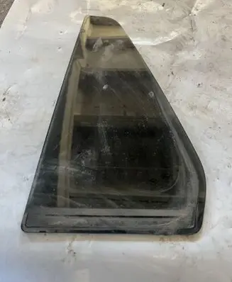 Hyundai Santa Fe Rear vent window glass 