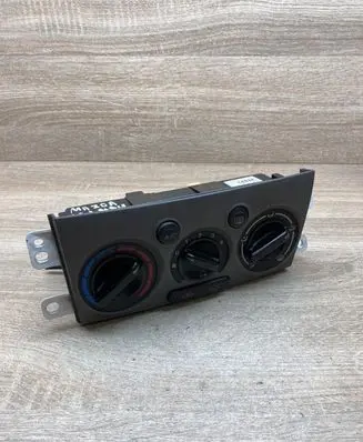 Mazda Premacy Climate control unit CB08A0A17