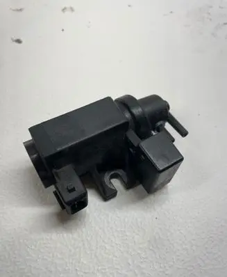 BMW X3 E83 Turbo solenoid valve 7796634 06T310 0057900