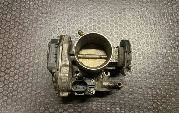 Audi A3 S3 8L Throttle valve 06A133064J