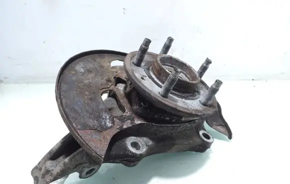 Chevrolet Captiva Front wheel hub spindle knuckle