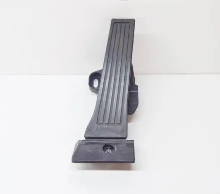 KIA Sportage Accelerator throttle pedal