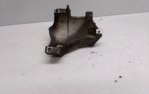 Saab 9-5 Engine mounting bracket 4670717