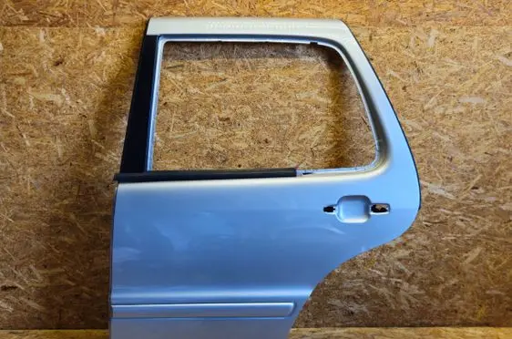 Mercedes-Benz ML W163 Rear door