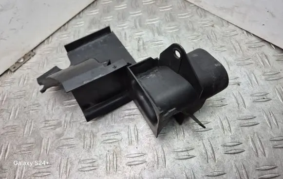 Chrysler Crossfire Intercooler air guide/duct channel A1705200204 A1705280204
