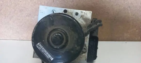Volkswagen Golf IV ABS Pump 1J0907379P