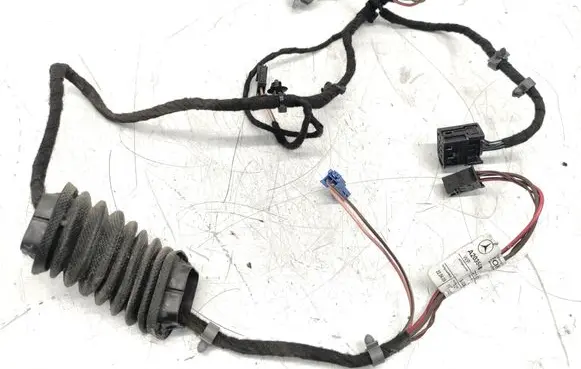 Mercedes-Benz C W203 Rear door wiring loom A2035407308