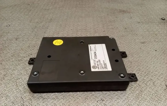 Volkswagen PASSAT B6 Bluetooth control unit module 1K8035730