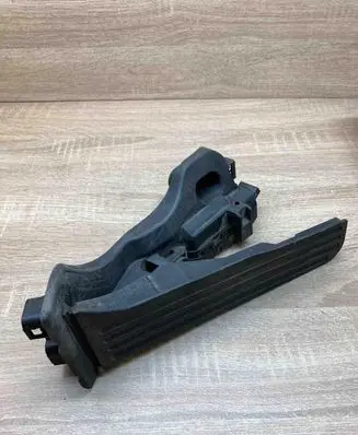 Skoda Octavia Mk2 (1Z) Accelerator throttle pedal 1K1721503P WithPlug