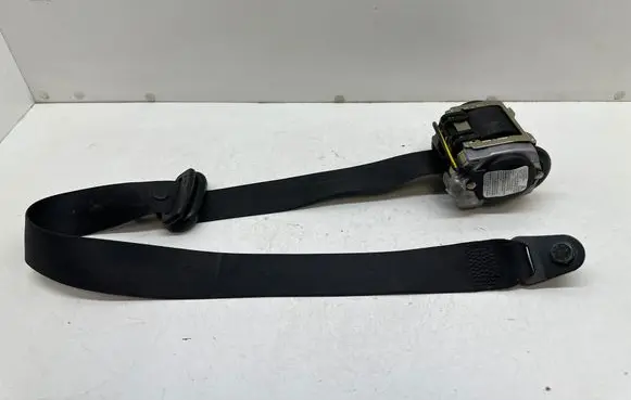 Mercedes-Benz Vaneo W414 Rear seatbelt 561009901