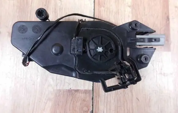 Volvo XC70 Tailgate/trunk/boot lock/catch/latch 31333543