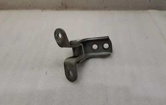 Toyota Corolla Verso AR10 Front door upper hinge 6871002050