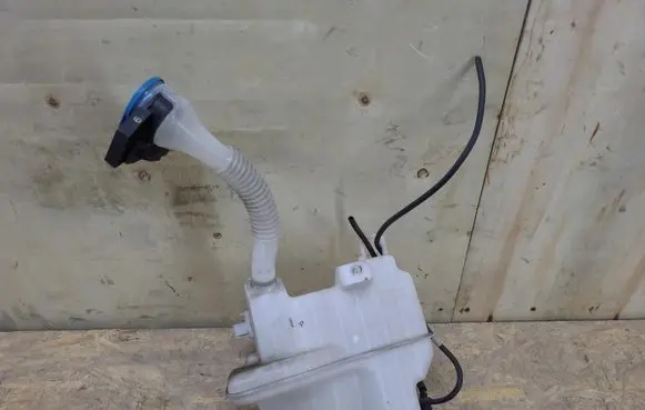 Mazda 6 Windshield washer fluid reservoir/tank GHR167480