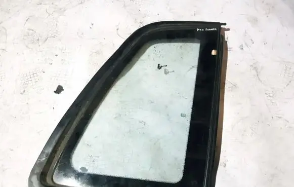 Mitsubishi Space Runner Rear side window