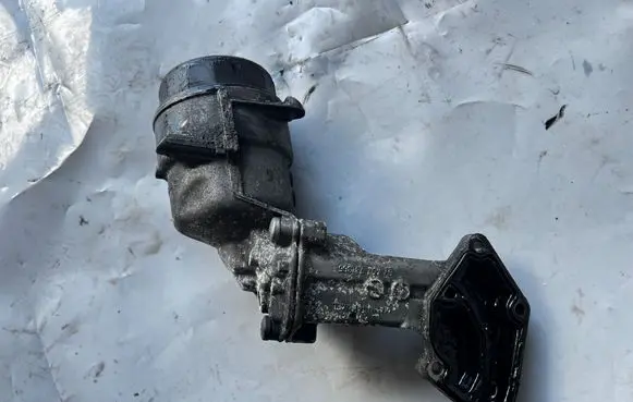Mercedes-Benz E W212 Oil filter mounting bracket 6740273366