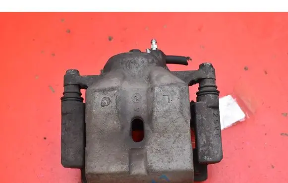 Toyota Prius+ (ZVW40) Front brake caliper 