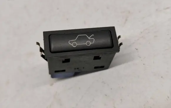 BMW 5 E39 Tailgate opening switch 61318365579 8365579