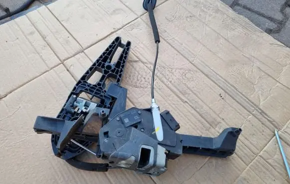 Ford S-MAX Front door lock EM2AU21813AD