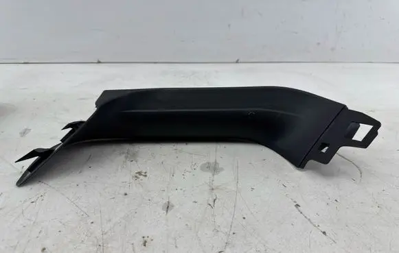 Volkswagen Golf VIII Tailgate/trunk side cover trim 5H6867704