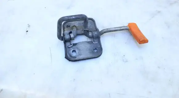 Volkswagen Polo V 6R Engine bonnet (hood) release handle