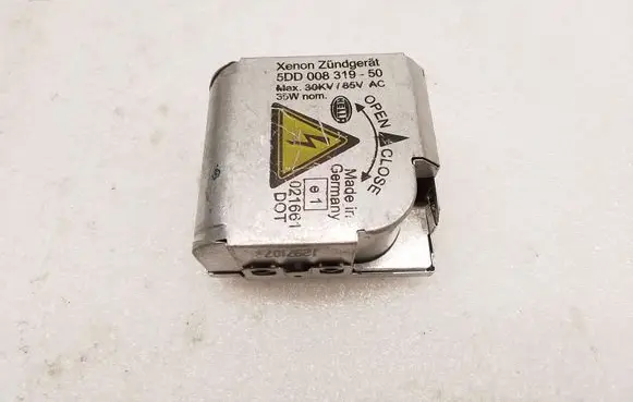 Headlight ballast module Xenon