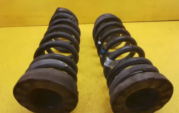 Jaguar F-Pace Rear coil spring HK83-5534-DC