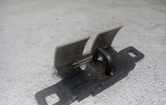Audi A2 Trunk lock loop 