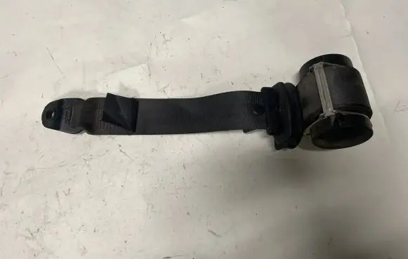 Mini One - Cooper R50 - 53 Rear seatbelt 7055962