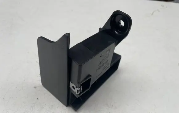 Volkswagen Golf VIII Rear glass lock/latch Q28 1S0810987