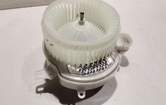Land Rover Defender Heater fan/blower L8B219E624AA