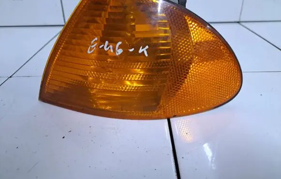 BMW 3 E46 Front indicator light 1315106140