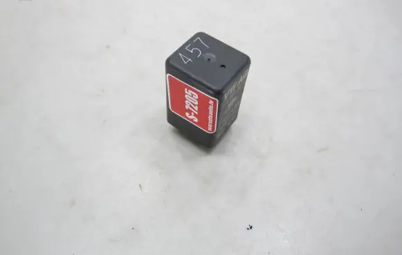 Volkswagen PASSAT B6 Glow plug pre-heat relay 038907281B 4025727 0522120503