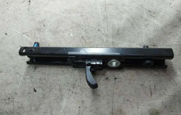 Ford Galaxy Seat belt adjustment rail 607883700C