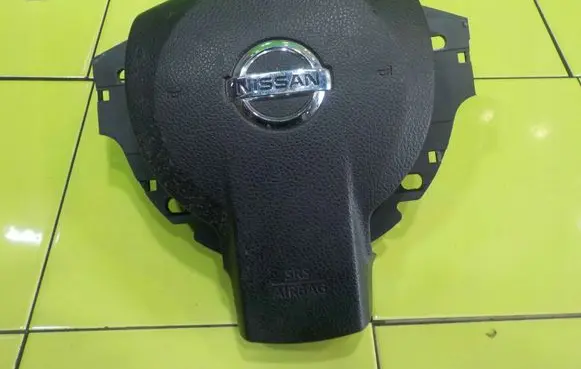 Nissan X-Trail T31 Steering wheel airbag 