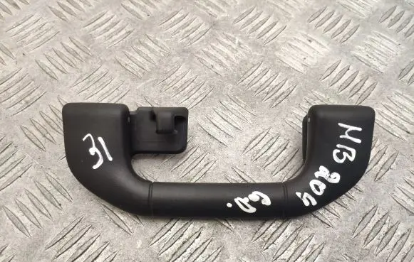 Mercedes-Benz C W204 Rear interior roof grab handle A2048100151