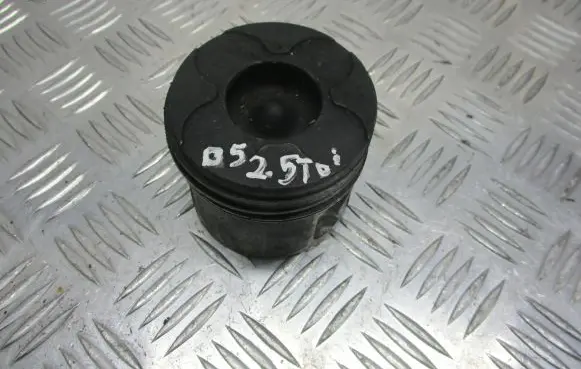 Volkswagen PASSAT B5.5 Piston 