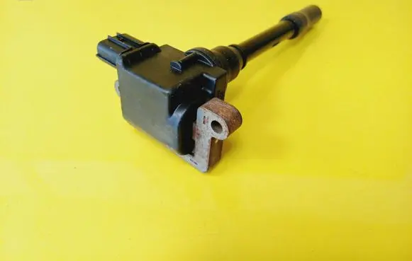 Mitsubishi Carisma High voltage ignition coil FK0138