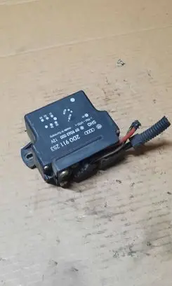 Volkswagen Polo Glow plug pre-heat relay 2D0911253 899063000