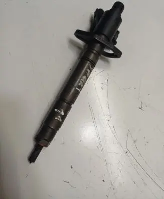Land Rover Discovery 4 - LR4 Fuel injector 0445116013
