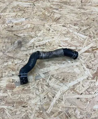 Engine coolant pipe/hose