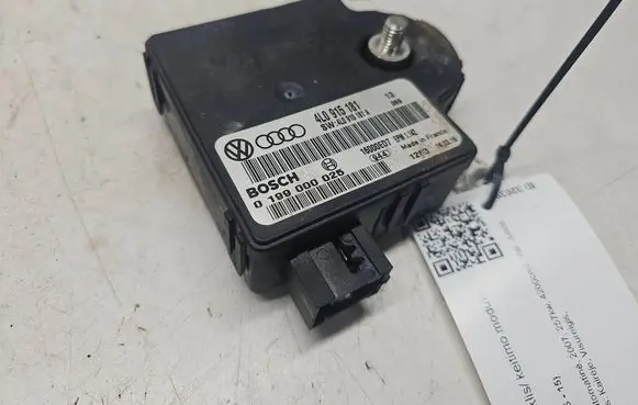 Audi Q7 4L Voltage converter/converter module 4L0915181