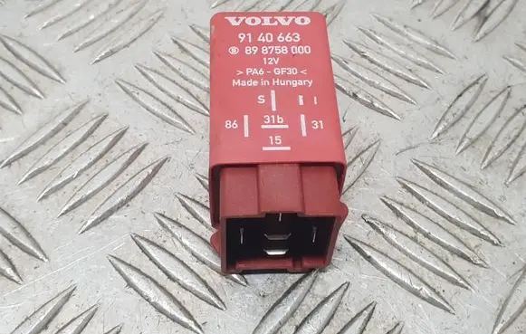 Volvo S70 V70 V70 XC Window wiper relay 9140663