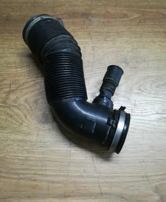 Air intake hose/pipe