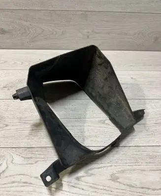 BMW M5 Intercooler air guide/duct channel 8047397 27648710 51748047397
