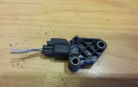 Volvo S80 Airbag deployment crash/impact sensor 30737139